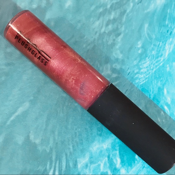 🔥3/$35🔥 MAC Power Supply Plushglass - Picture 2 of 7